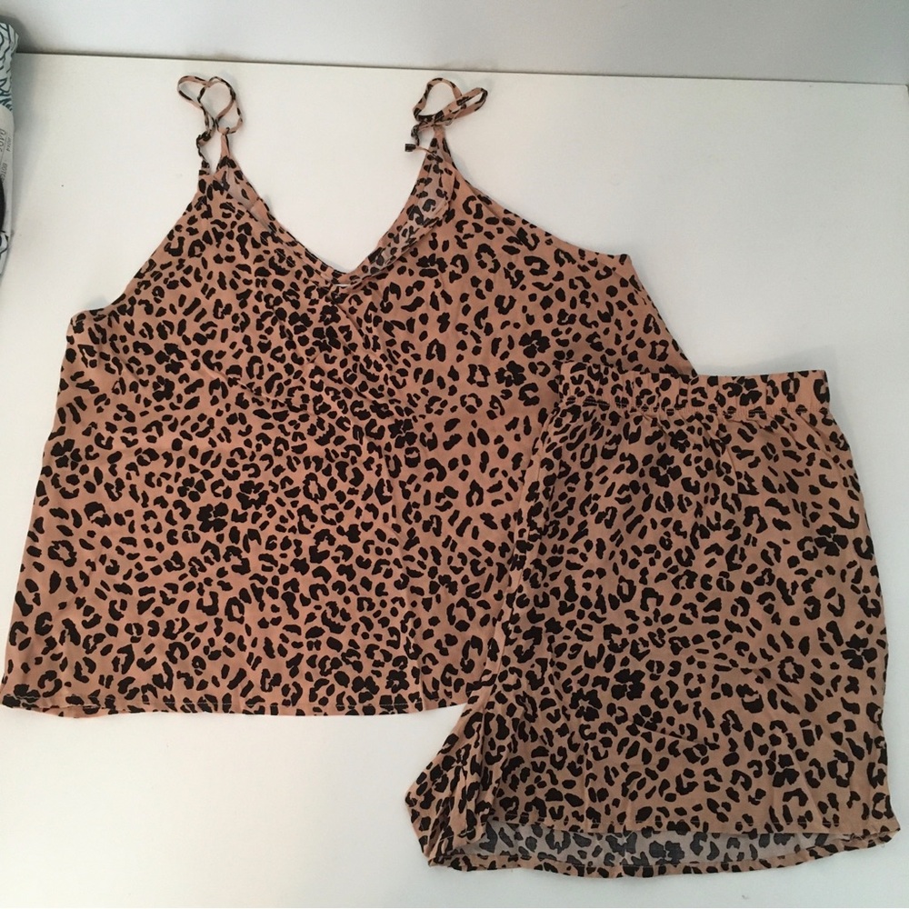 NEW! Beauty Sleep Social Lightweight Animal Print Pajamas LARGE Cami Top Shorts
